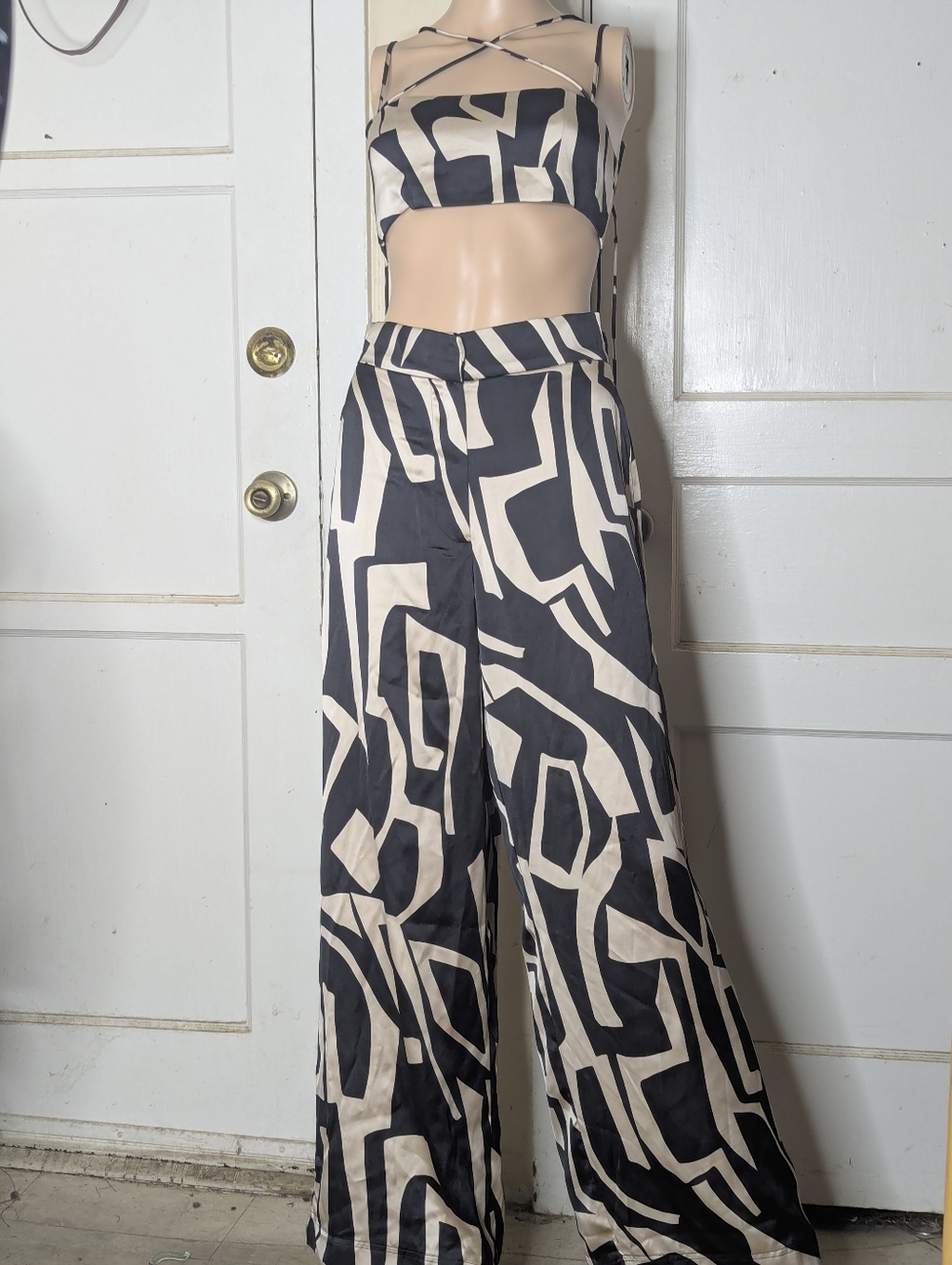 House Of Harlow 1960 Satin Geometric Print Two-Piece Pant Set Size Small - Picture 2 of 12